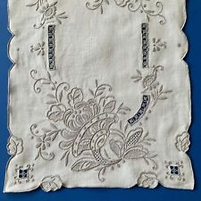 Tovaglietta centro rettangolare vintage in lino intarsiato e ricamato 42x27 cm