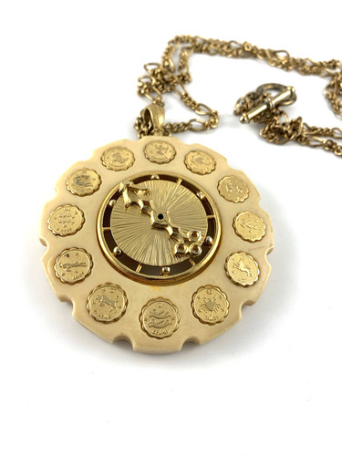 Collana con ciondolo quadrante