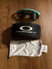 Assembled Oakley Razor Blade