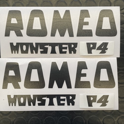 Coppia adesivi romeo monster - coppia,