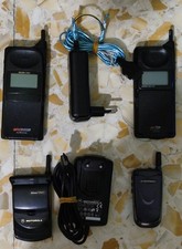 4 Telefoni Motorola con 2 caricabatterie(Micro Tac,Micro Tac Vip,Star Tac,v8088)