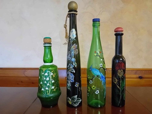 Bottiglie decorative dipinte - , a