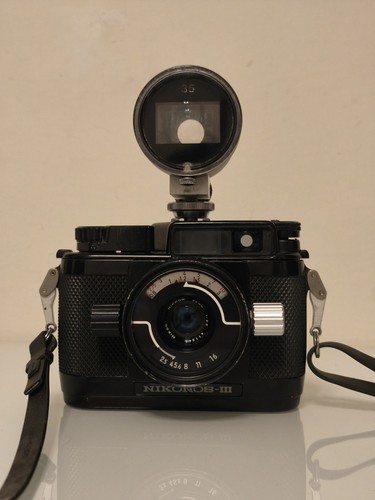 Fotocamera analogica subacquea