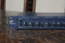 Symetrix 528E Processore