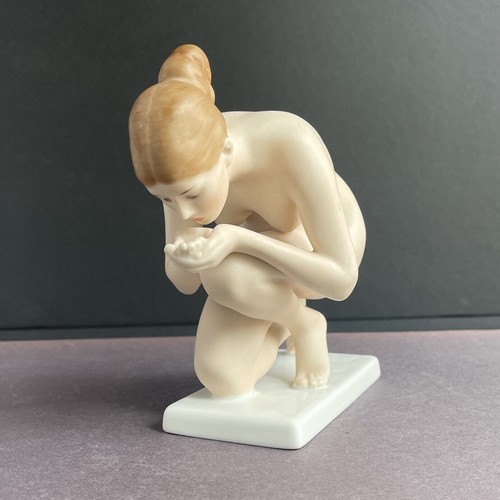 Statuina porcellana maiden - porcellana, "maiden