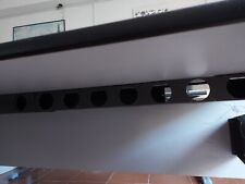 Scrivania usata cm.180x80 altezza 72 con telaio in metallo e piano in legno