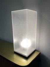 Lampada cubo  Modernariato vintage anni 70 “Minimale “ plexiglass e base legno. 