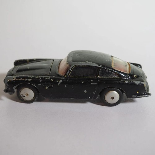 Corgi toys aston martin db4 - aston,