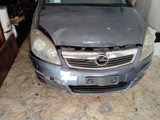 Auto Opel Zafira incidentata