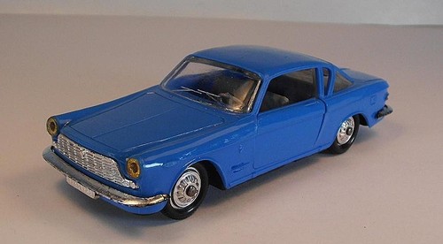 Norev 80 fiat 2300 - 1/43,