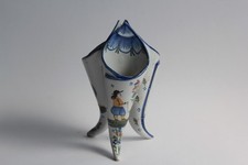 Vaso portabouquet treppiede in