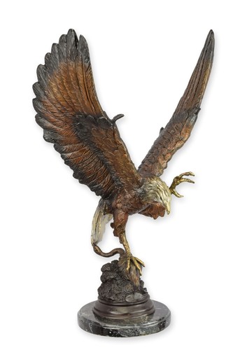Una scultura bronzo - scultura, in