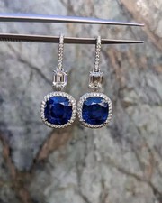 Orecchini a perno oro bianco 14 carati 19,69 ct cuscino zaffiro naturale e diamanti