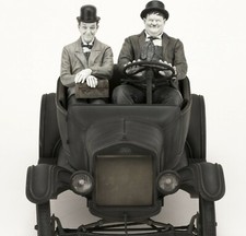STAN LAUREL & OLIVER HARDY