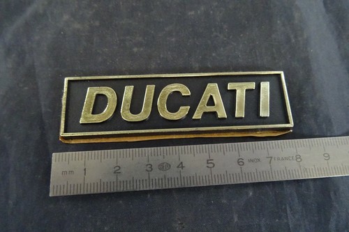 Badge ducati - badge,