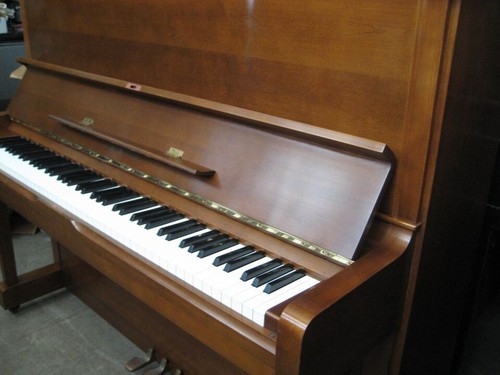Piano yamaha studio - piano, u-1