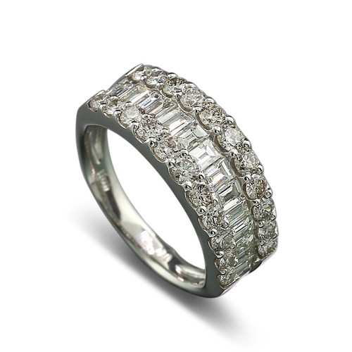 Anello con diamanti baguette - diamanti,
