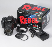 KIT CANON EOS REBEL T3i con 18-135mm f/3.5-5.6 con extra in scatola 5200 clicks