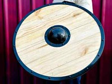 Scudo vichingo in legno |