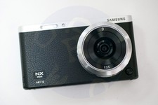 Samsung NX mini fotocamera con obiettivo NX-M 9 mm F3.5 ED, 9+/10