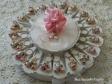 TORTA BOMBONIERA BATTESIMO BIMBA da 20 FETTE CON SCARPETTE IN RESINA ARGENTATA