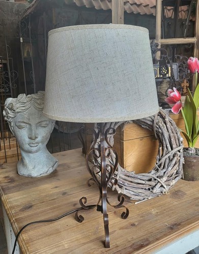 Lampada tavolo - da,