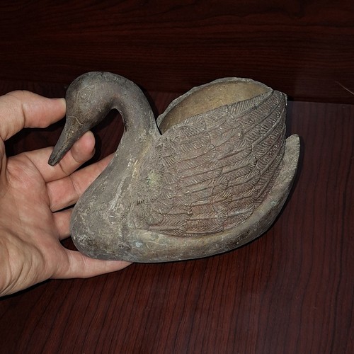 Antico vaso statua - , anatra