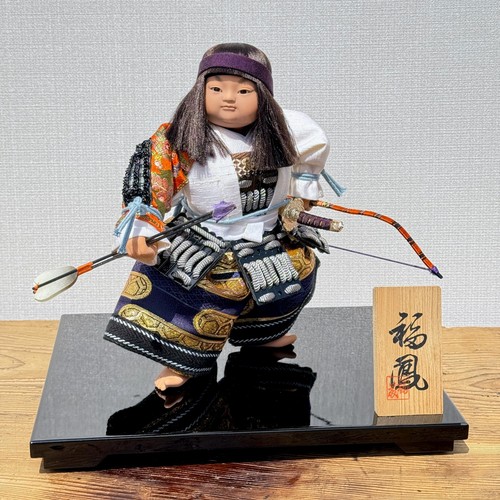 Bambola giapponese samurai