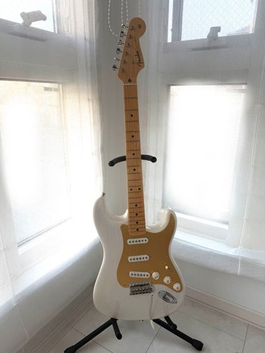 Fender made japan - made,