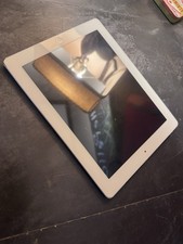 Apple iPad 32 Gig Model A1396