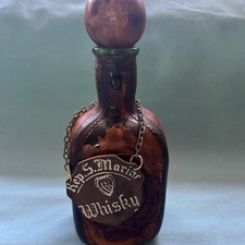 Bottiglia di Whisky da Collezione con Etichetta in Pelle – “Rep. di San Marino