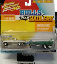 Johnny Lightning Pack Hulls & Haulers 1965 Ford Ranchero  & Fishing Boat (C11)