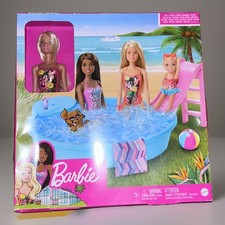 Poupée Barbie et sa piscine