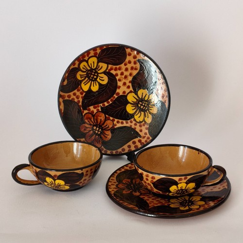 Tazze con piattini stile - in,
