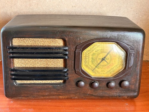 Antica radio epoca valvole - a,