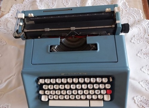 Macchina scrivere olivetti - da,