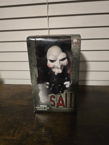 Mezco toyz 2011 saw - mezco,