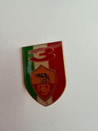 Pin spilla badge - pin, distintivo