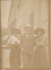 Uomo con bastone compagnia