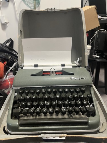 Macchina scrivere olympia - da,