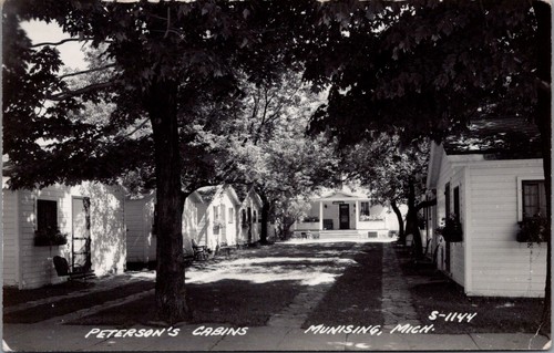 Peterson cabins munising - cabins,,