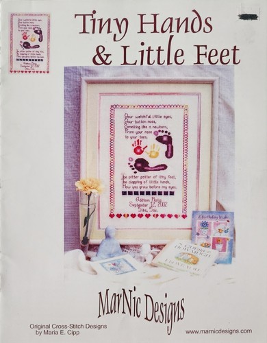 Piccole mani piedini bambino - mani,