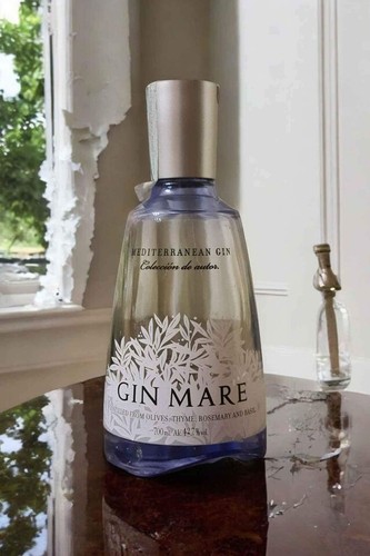 Bottiglia vuota gin mare per
