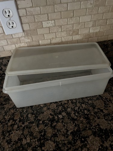 Vintage tupperware 606 bread - tupperware,