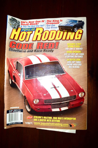 Popular hot rodding magazine - rodding,