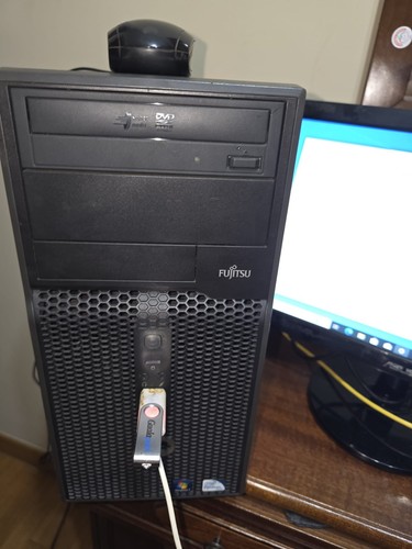 Fujitsu esprimo pentium - fujitsu, 4gb