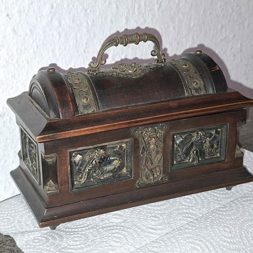 Antico cofanetto epoca