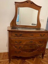 Cassettiera antica con