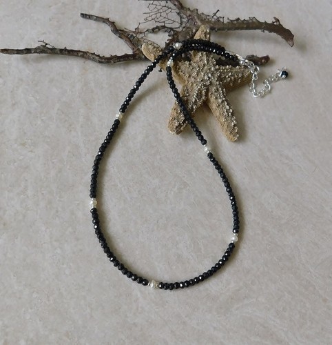 Collana fatta mano con - a,