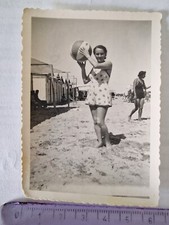 Cartolina Foto ritratto di ragazza in costume palla in spiaggia 1938 ZA630 ^